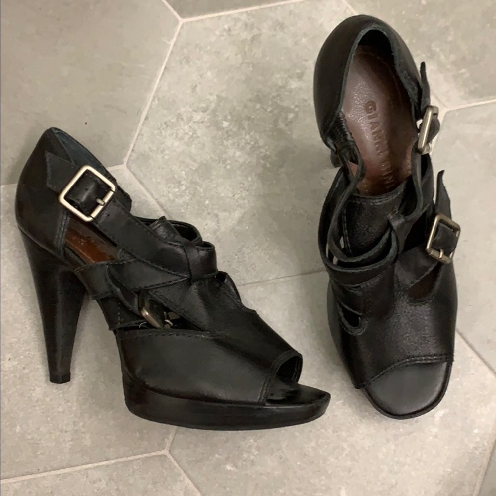 Gianni Bini leather heels